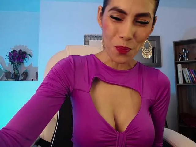 Live sex webcam photo for sarah-perez #275653155