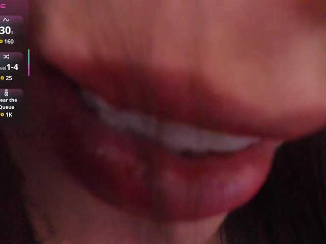 Live sex webcam photo for sarah-stonne #290850699
