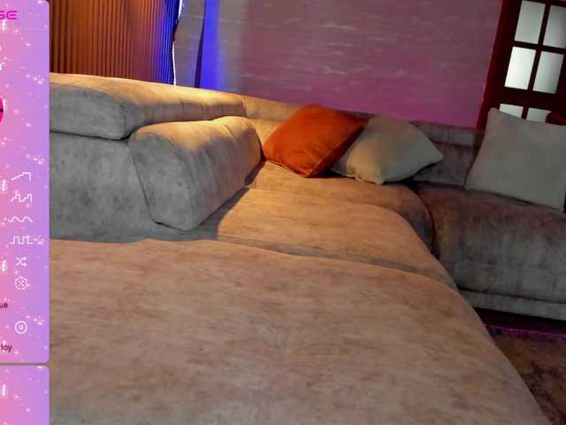 Live sex webcam photo for sarah-stonne #291659620