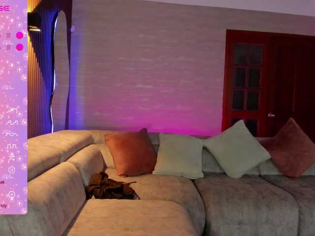 Live sex webcam photo for sarah-stonne #291684126