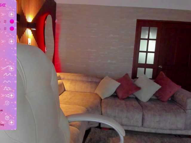 Live sex webcam photo for sarah-stonne #291689874