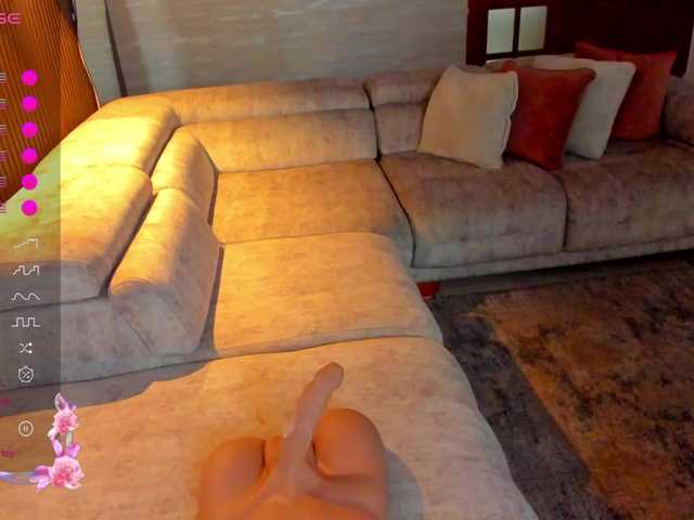 Live sex webcam photo for sarah-stonne #291794269