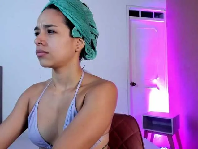 Live sex webcam photo for sarahlaurenth #275559983
