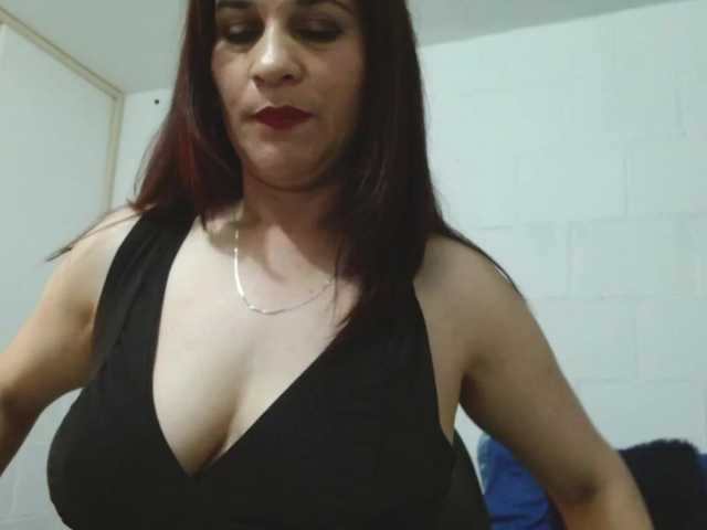 Live sex webcam photo for saranolimits1 #274195301