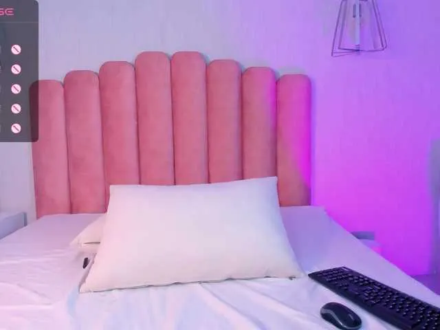 Live sex webcam photo for sarashsex #276084453