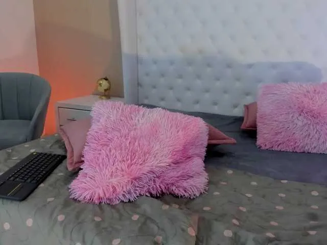 Live sex webcam photo for sarashsex #277526495