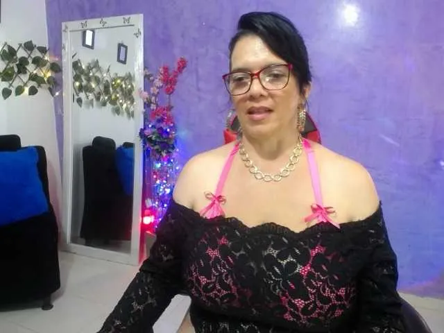 Live sex webcam photo for sarasmith2 #291792439