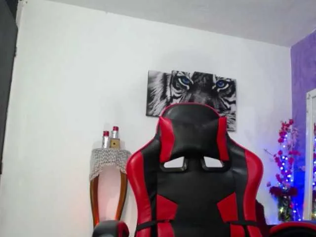 Live sex webcam photo for sarasmith2 #292338523