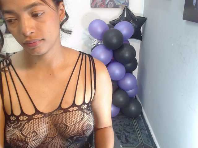 Live sex webcam photo for sarathomson1 #276845011