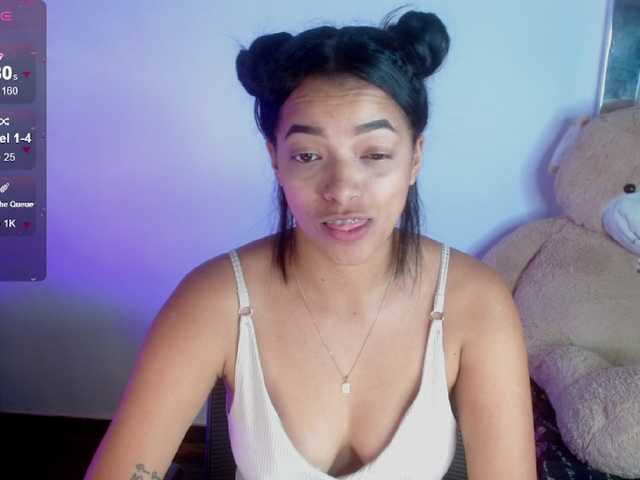 Live sex webcam photo for sarathomson1 #278219920