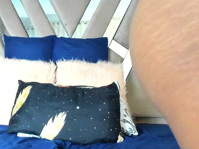 Live sex webcam photo for sarawilliams01 #291727727