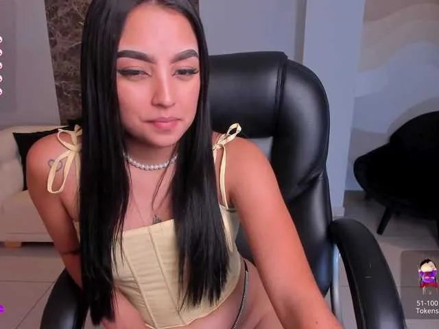 Live sex webcam photo for sarawinstone #276428902