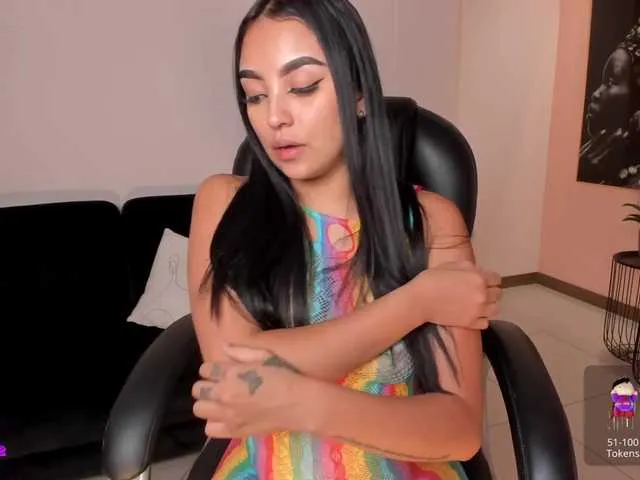 Live sex webcam photo for sarawinstone #276511586