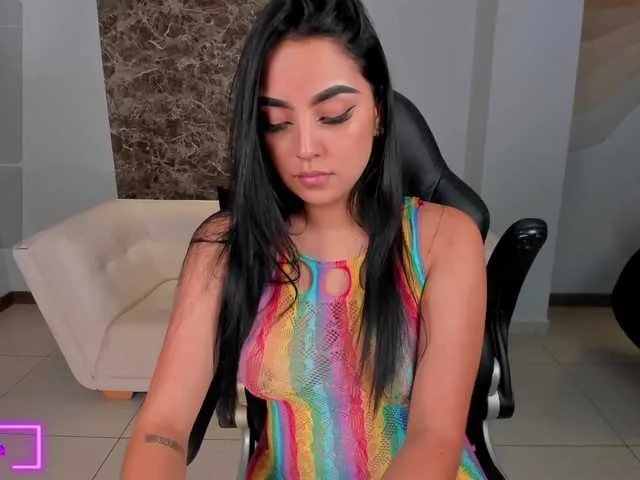 Live sex webcam photo for sarawinstone #276686797