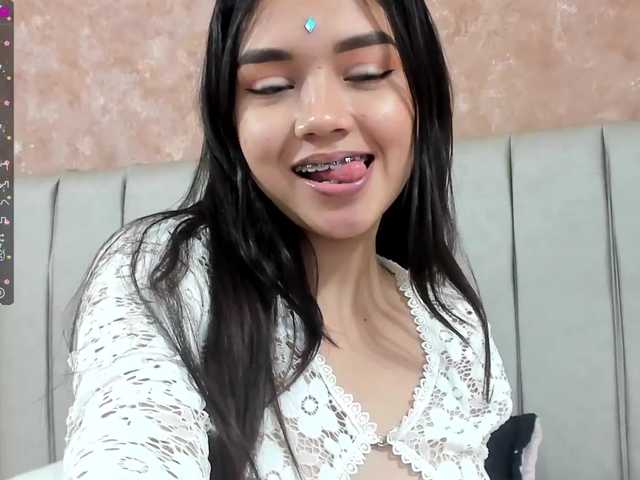 Live sex webcam photo for Sarayu- #273883451