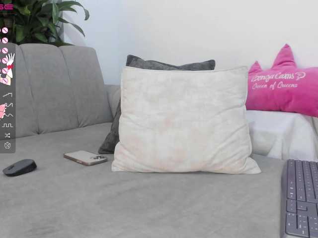 Live sex webcam photo for Sarayu- #278023519