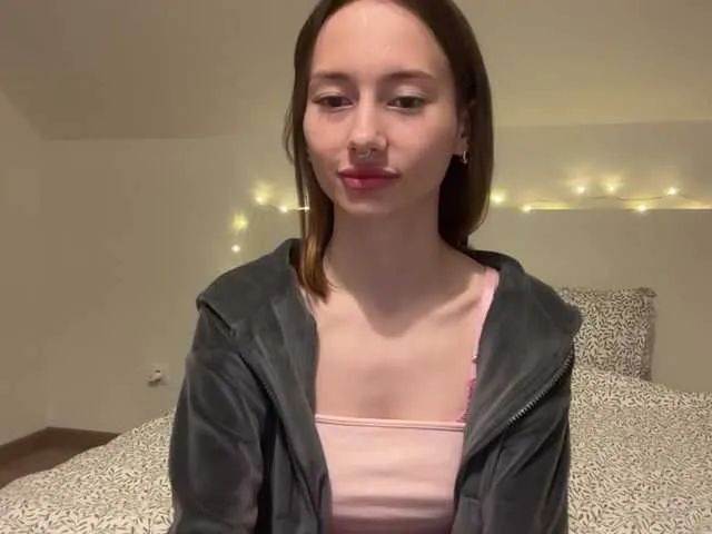 Live sex webcam photo for sascams #277639920