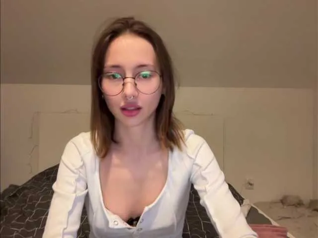 Live sex webcam photo for sascams #277869905