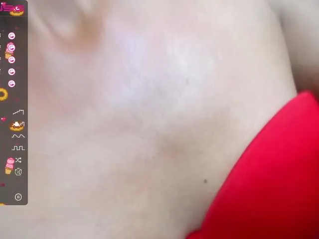 Live sex webcam photo for sasha-mom #274639442