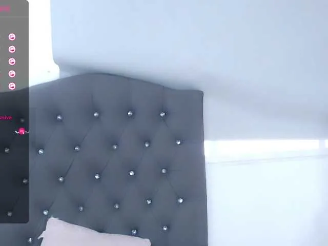 Live sex webcam photo for sasha-mom #276399213