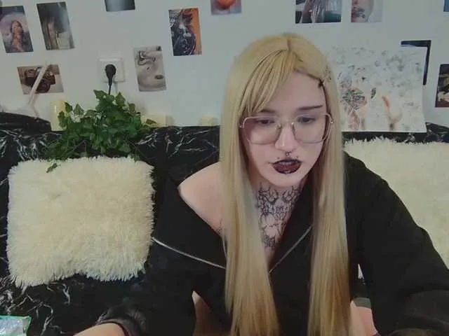 Live sex webcam photo for sashasextape2 #291996233