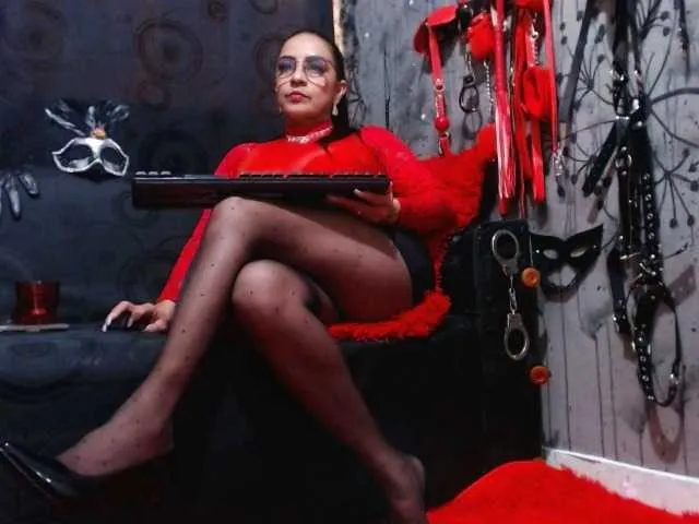 Live sex webcam photo for scarleteblack #272982285
