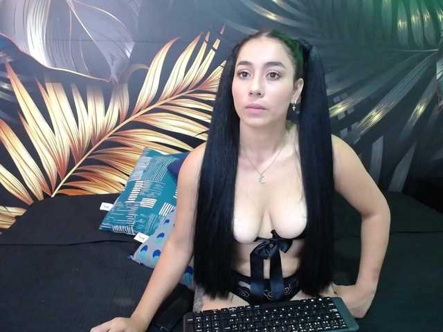 Live sex webcam photo for scarleth-16 #272239790