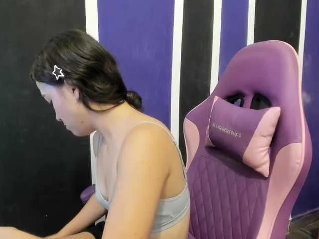 Live sex webcam photo for scarleth18 #293158397