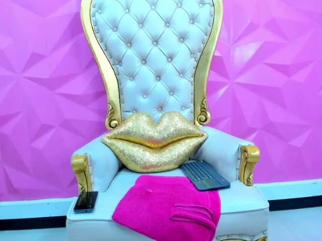 Live sex webcam photo for scarlethcd #272846536