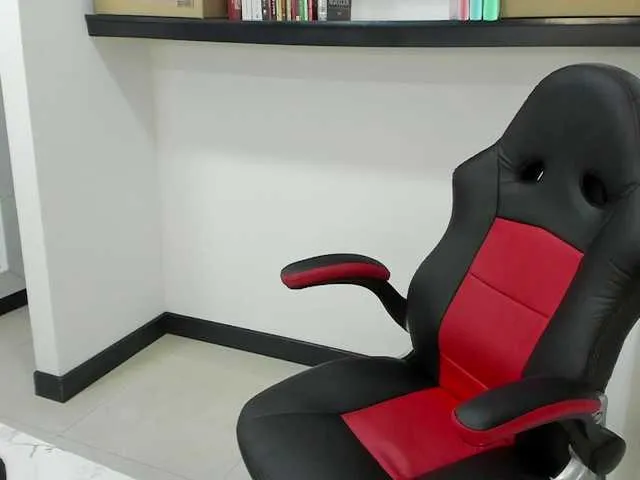 Live sex webcam photo for scarlethcd #273006400