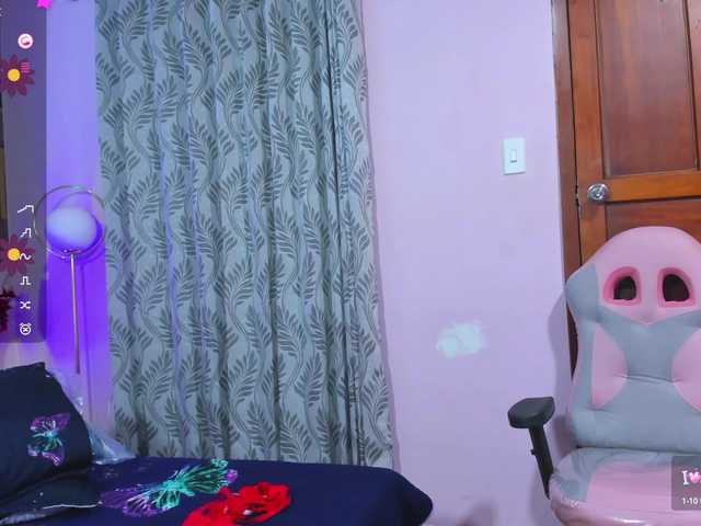 Live sex webcam photo for scarlethit #290405965