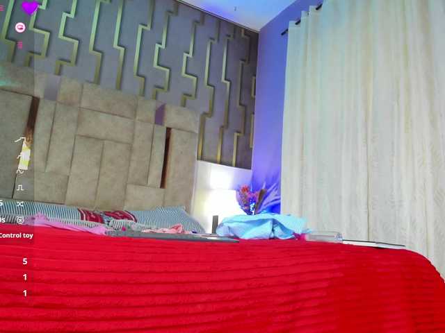 Live sex webcam photo for scarlethit #291540225