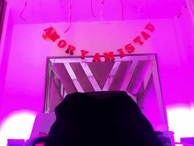 Live sex webcam photo for scarlethit #291857432