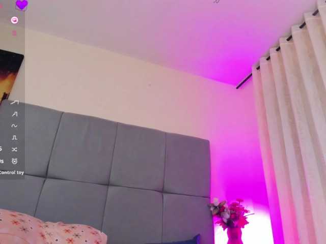 Live sex webcam photo for scarlethit #292032302