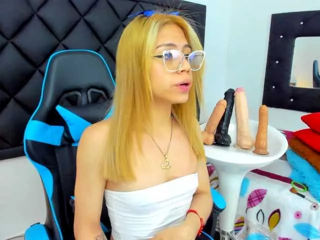 Live sex webcam photo for scarletleesex #274741445