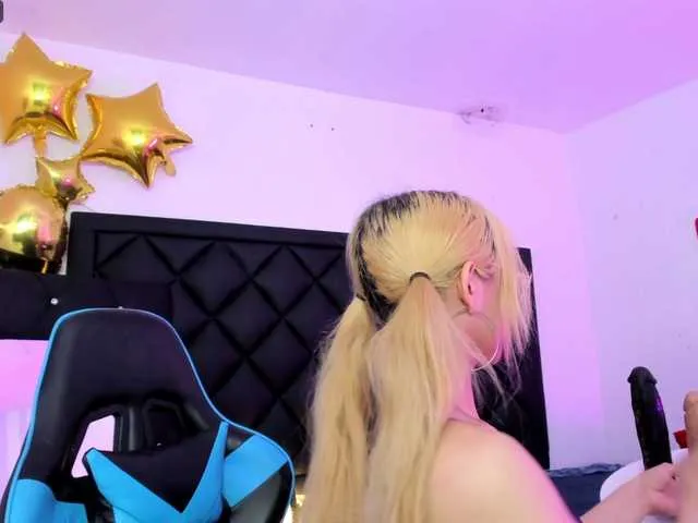 Live sex webcam photo for scarletleesex #276006198