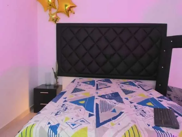 Live sex webcam photo for scarletleesex #276652926