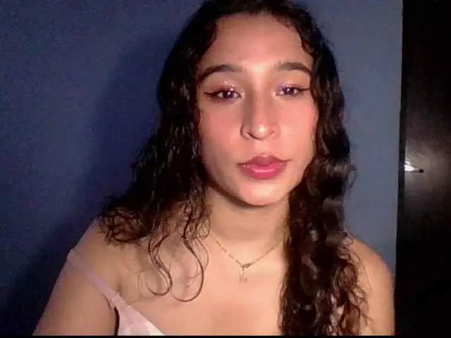 Live sex webcam photo for scarletscott1 #278077983