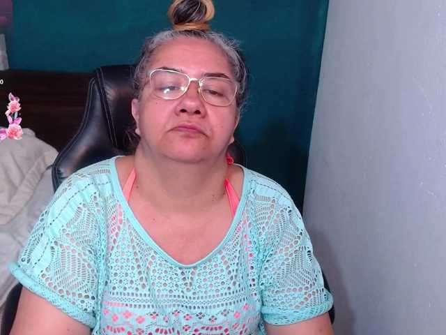 Live sex webcam photo for scarlett-dubois #290874432