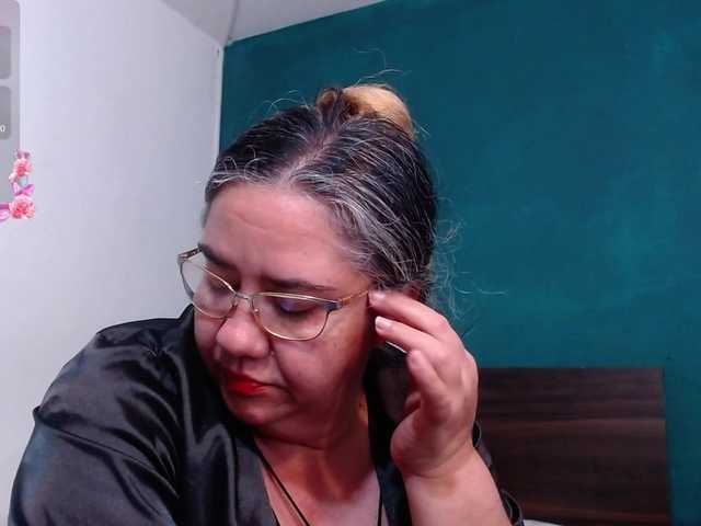 Live sex webcam photo for scarlett-dubois #290899287