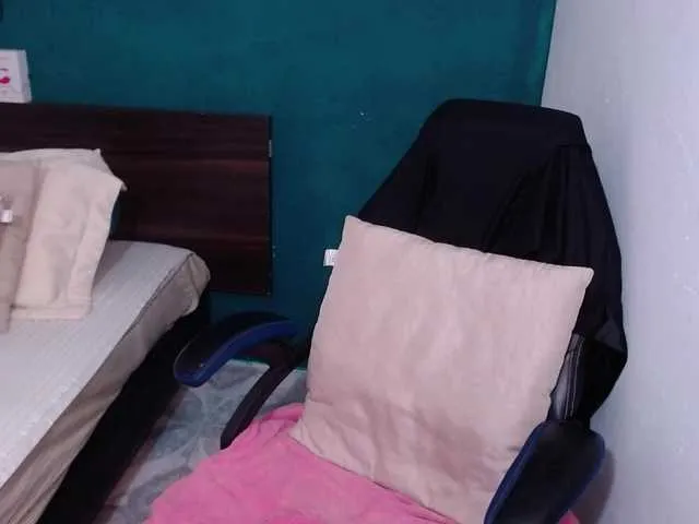 Live sex webcam photo for scarlett-dubois #291111647