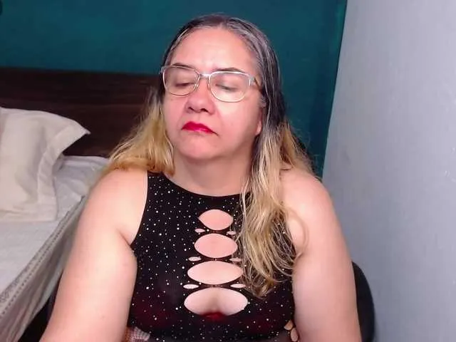 Live sex webcam photo for scarlett-dubois #291176189