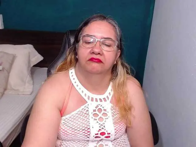 Live sex webcam photo for scarlett-dubois #291187951