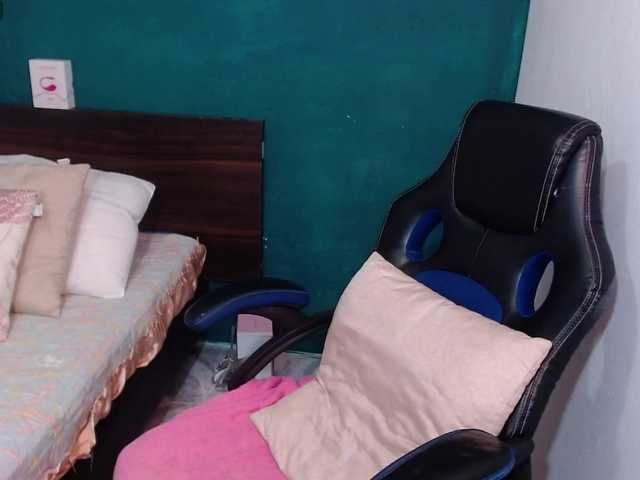 Live sex webcam photo for scarlett-dubois #291387798