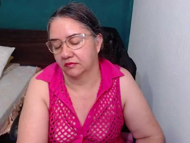 Live sex webcam photo for scarlett-dubois #291572443