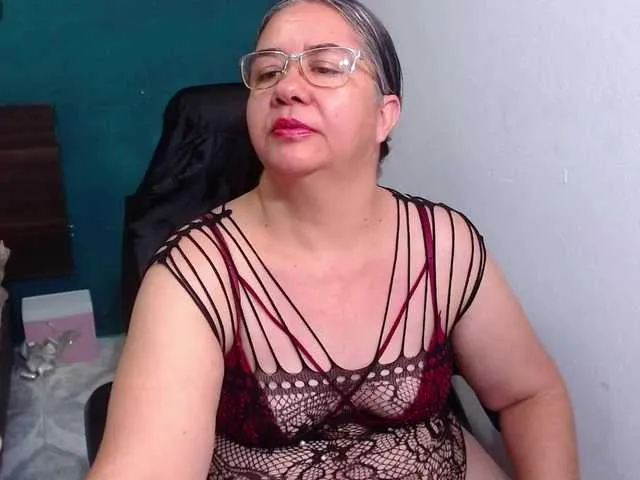 Live sex webcam photo for scarlett-dubois #291579335