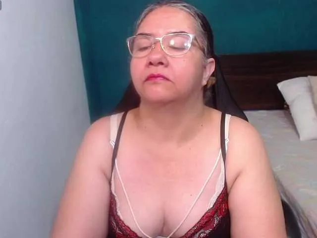 Live sex webcam photo for scarlett-dubois #291659046