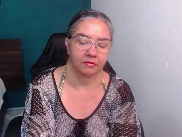 Live sex webcam photo for scarlett-dubois #291710956