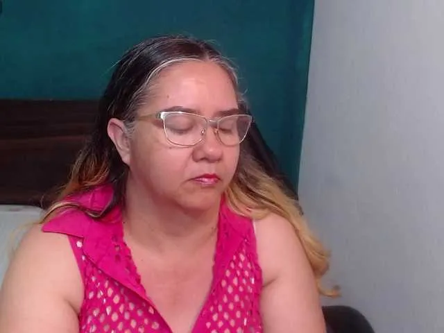 Live sex webcam photo for scarlett-dubois #291717556