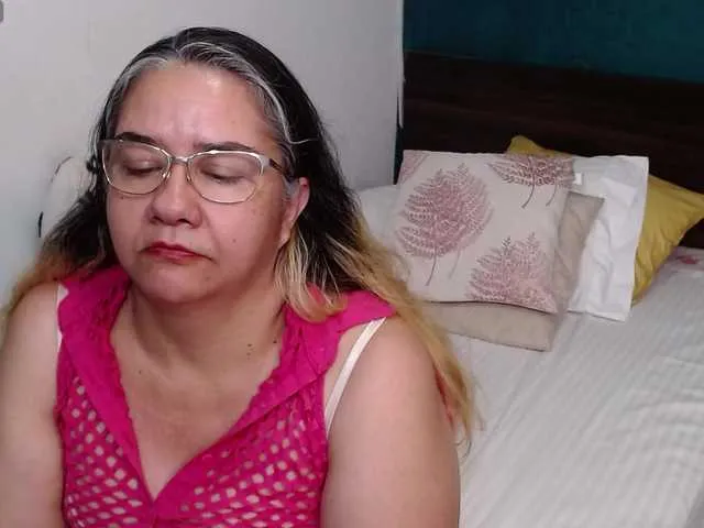 Live sex webcam photo for scarlett-dubois #291983482